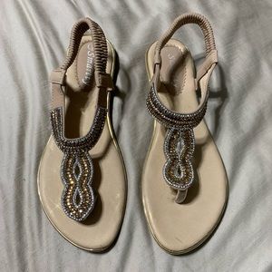 Smartty Women’s  casual Rhinestone Sandal  Size 9